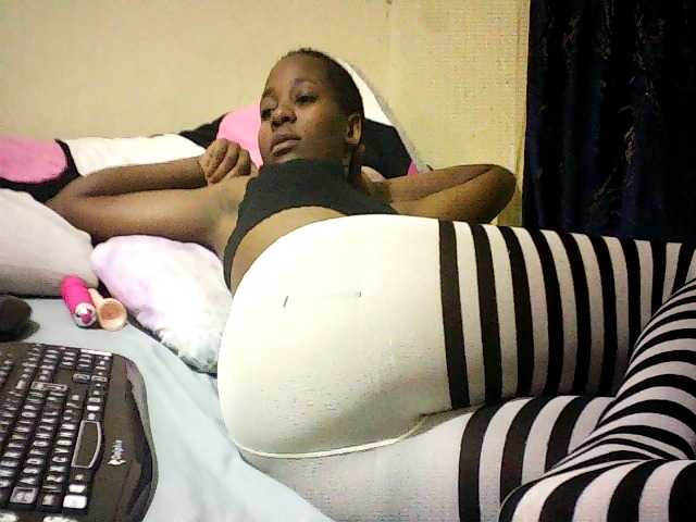 Sweetebonny live cam on BongaCams