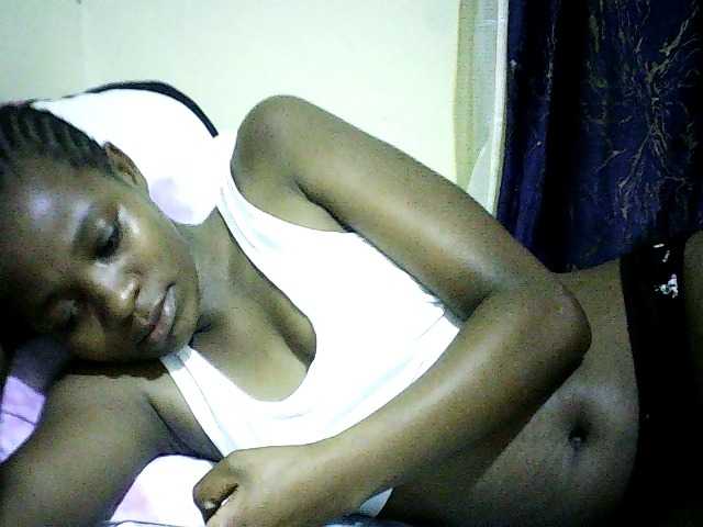 Sweetebonny live cam on BongaCams