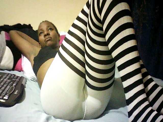 Sweetebonny live cam on BongaCams