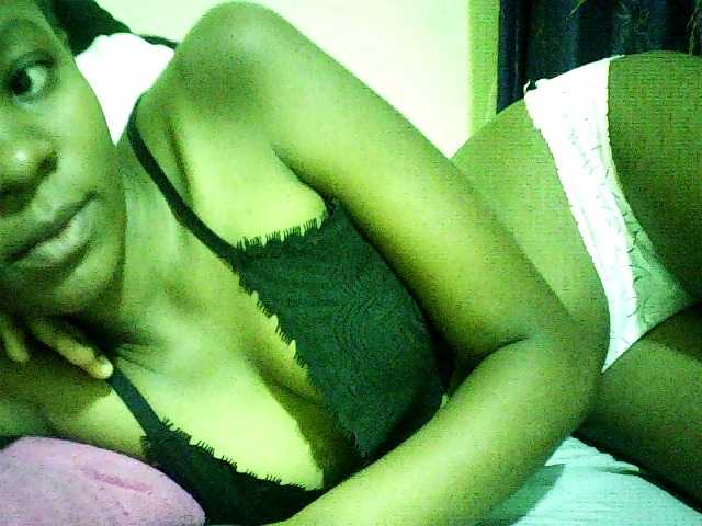Sweetebonny live cam on BongaCams
