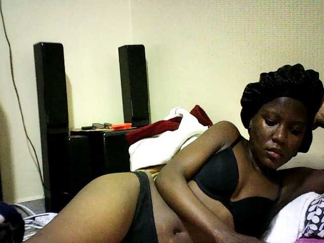 Sweetebonny live cam on BongaCams