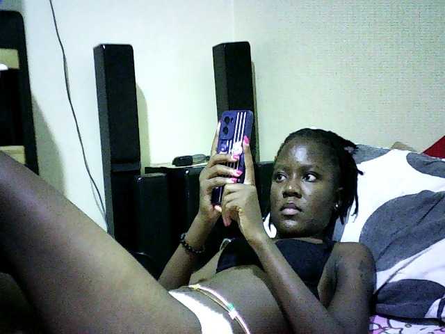Sweetebonny live cam on BongaCams