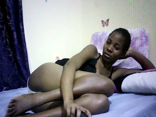 Sweetebonny live cam on BongaCams