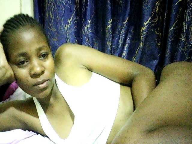 Sweetebonny live cam on BongaCams