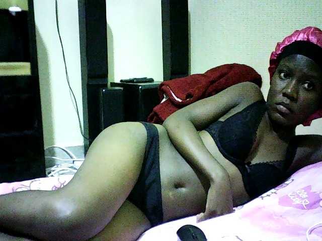 Sweetebonny live cam on BongaCams