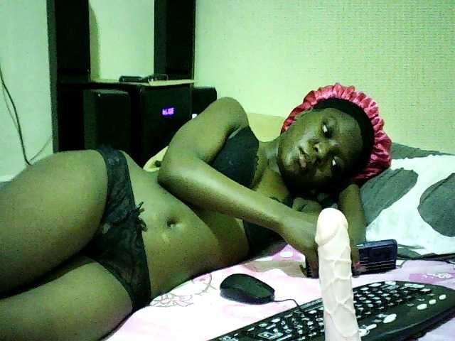 Sweetebonny live cam on BongaCams