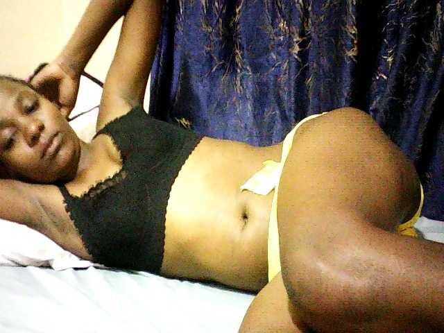 Sweetebonny live cam on BongaCams
