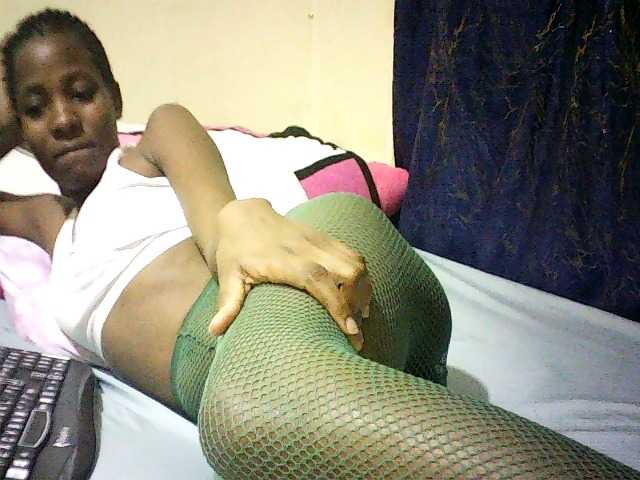 Sweetebonny live cam on BongaCams