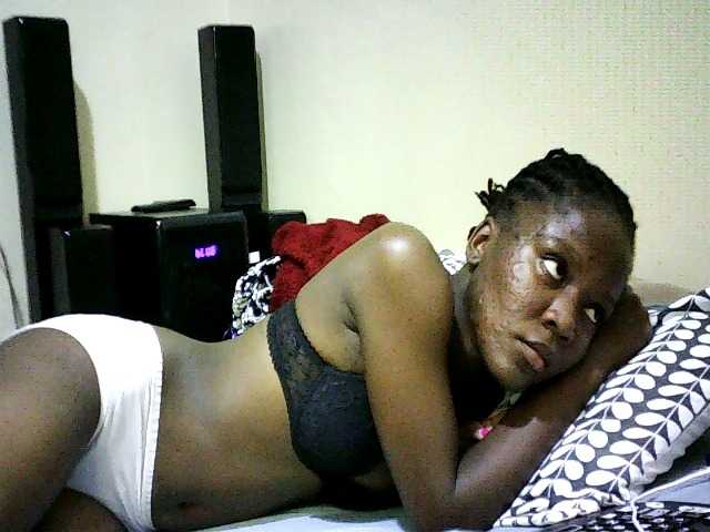 Sweetebonny live cam on BongaCams