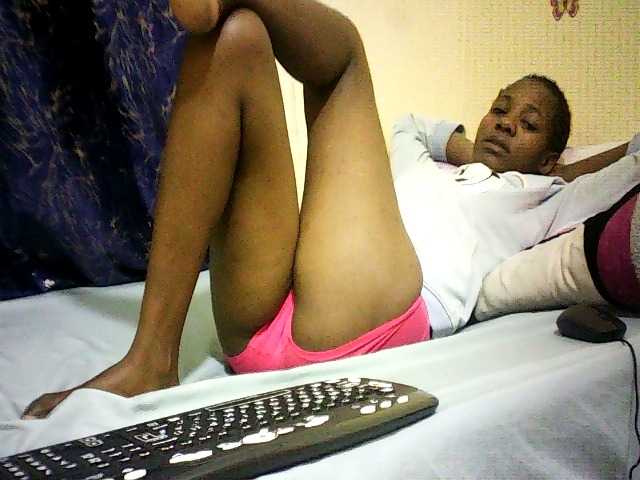 Sweetebonny live cam on BongaCams