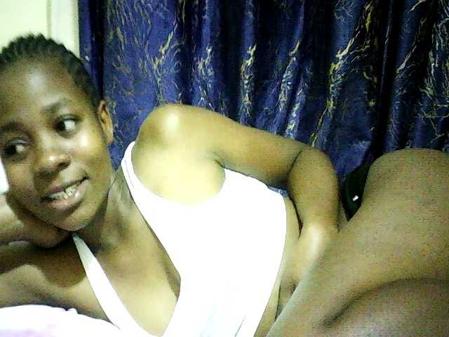 Sweetebonny live cam on BongaCams