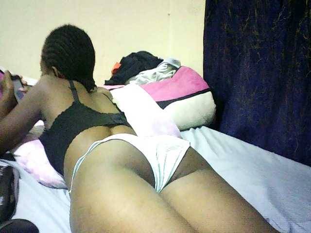 Sweetebonny live cam on BongaCams
