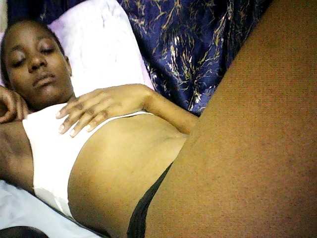 Sweetebonny live cam on BongaCams