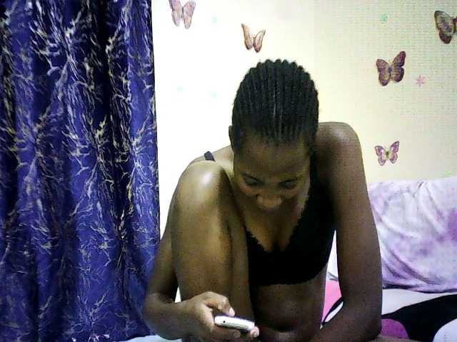 Sweetebonny live cam on BongaCams
