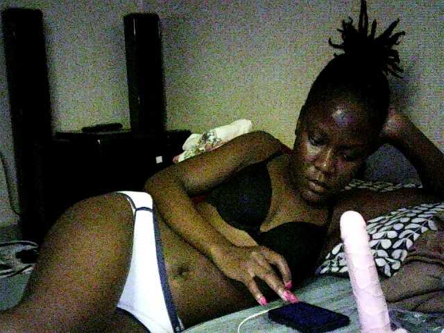 Sweetebonny live cam on BongaCams
