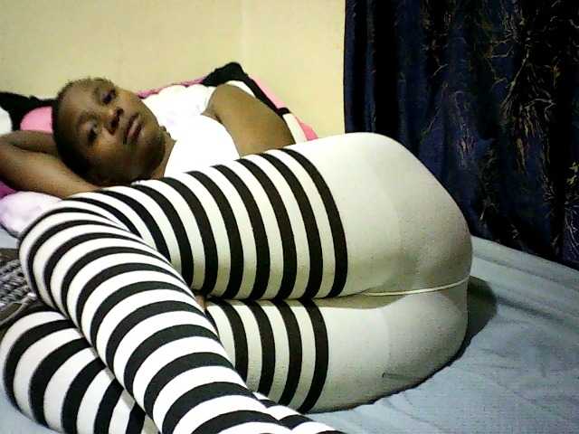 Sweetebonny live cam on BongaCams