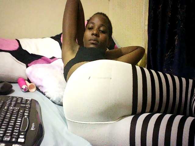 Sweetebonny live cam on BongaCams
