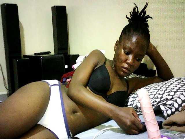 Sweetebonny live cam on BongaCams