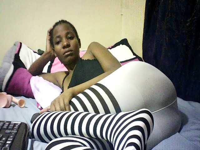 Sweetebonny live cam on BongaCams