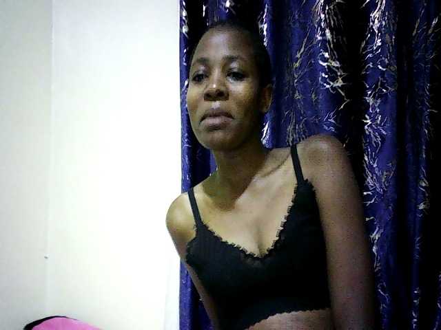Sweetebonny live cam on BongaCams
