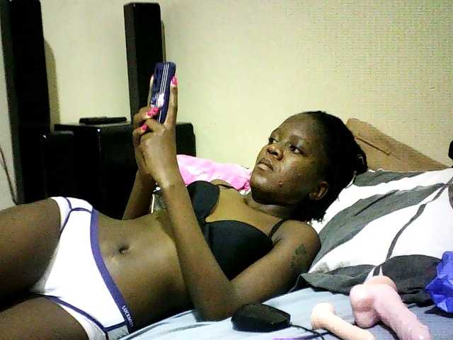 Sweetebonny live cam on BongaCams