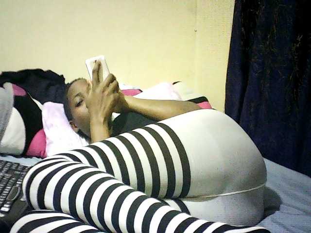 Sweetebonny live cam on BongaCams