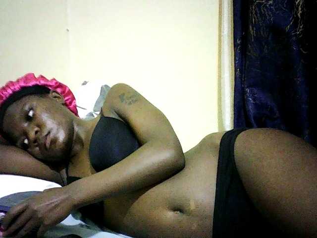 Sweetebonny live cam on BongaCams