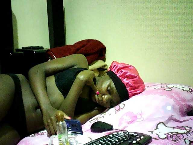 Sweetebonny live cam on BongaCams