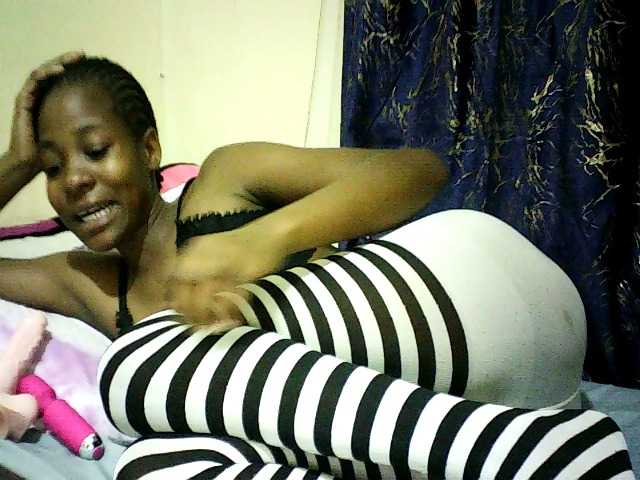 Sweetebonny live cam on BongaCams