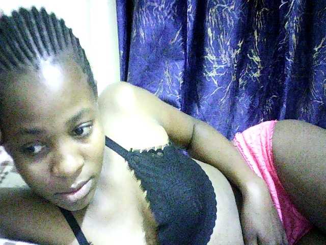 Sweetebonny live cam on BongaCams