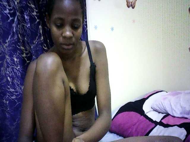 Sweetebonny live cam on BongaCams