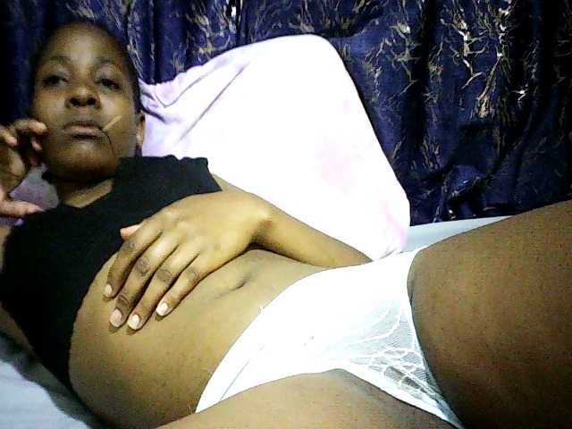 Sweetebonny live cam on BongaCams