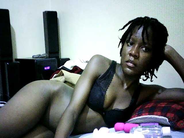 Sweetebonny live cam on BongaCams