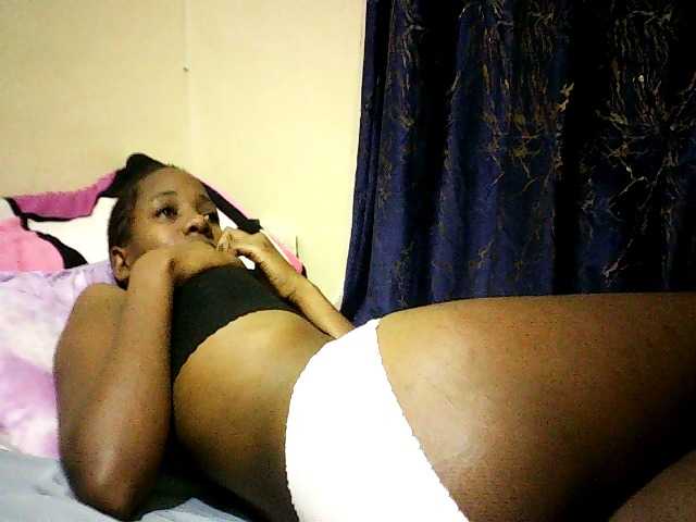 Sweetebonny live cam on BongaCams