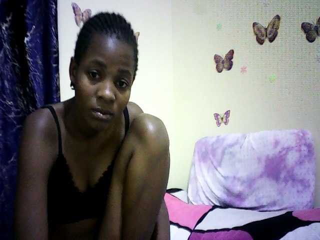 Sweetebonny live cam on BongaCams