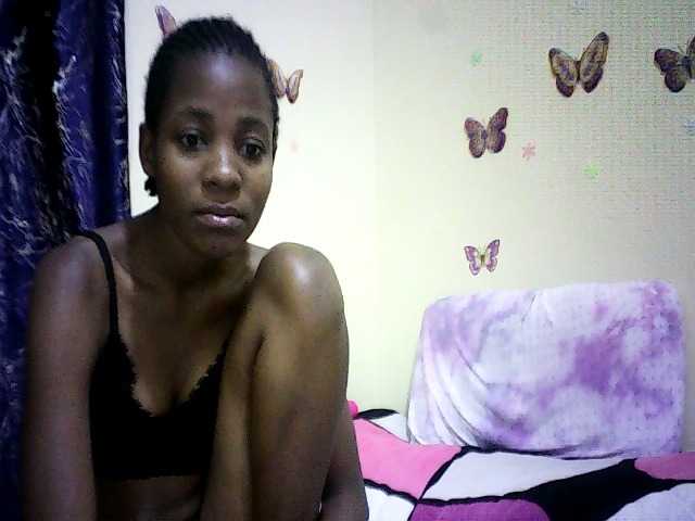 Sweetebonny live cam on BongaCams