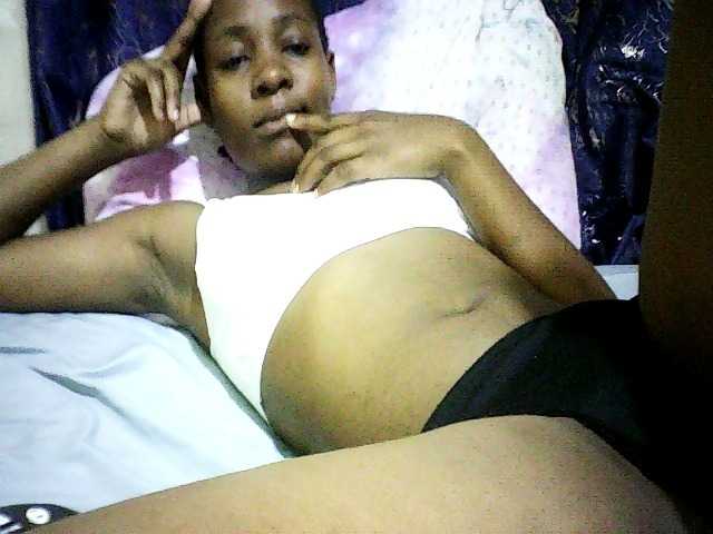 Sweetebonny live cam on BongaCams