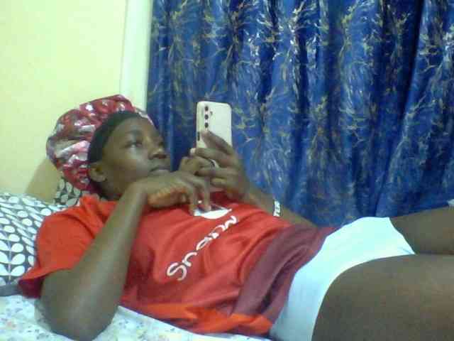 Sweetebonny webcam