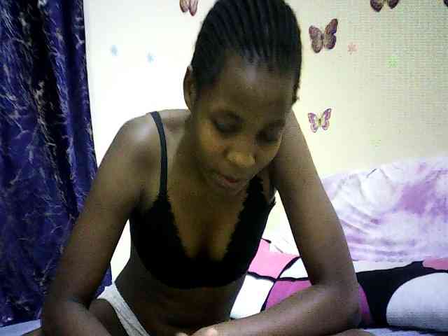 Sweetebonny webcam