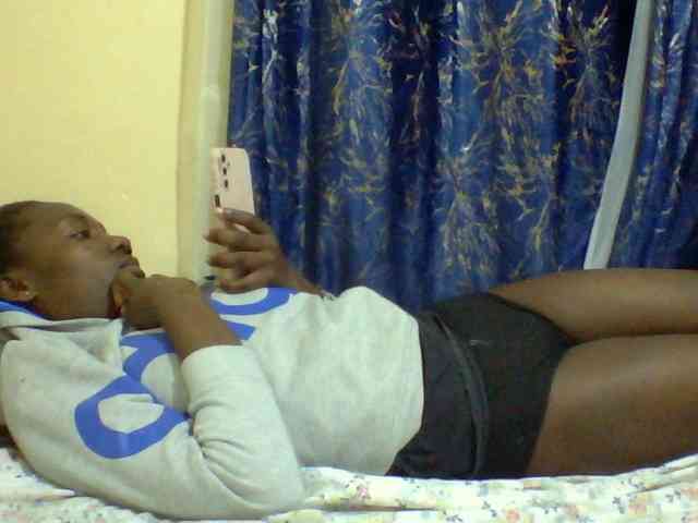 Sweetebonny webcam