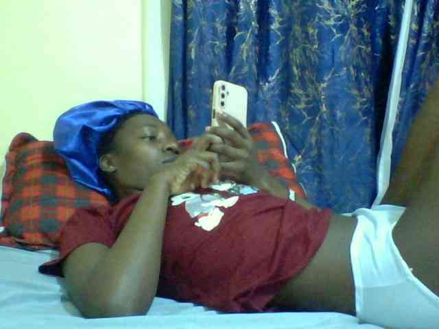 Sweetebonny webcam