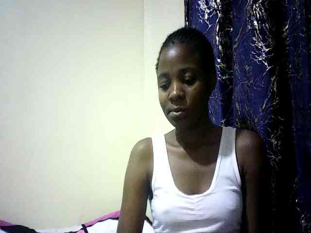 Sweetebonny's cam show statistics and live stream