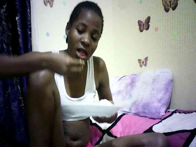 Sweetebonny webcam