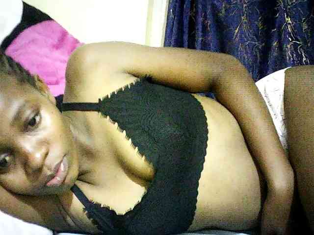 Sweetebonny webcam