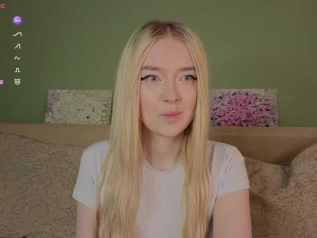 Erlenbayer's BongaCams show and profile