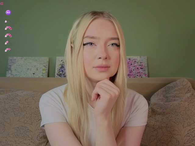 Erlenbayer's BongaCams show and profile