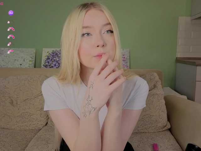 Erlenbayer's BongaCams show and profile