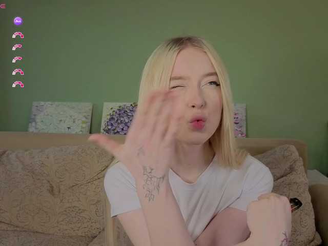 Erlenbayer's BongaCams show and profile