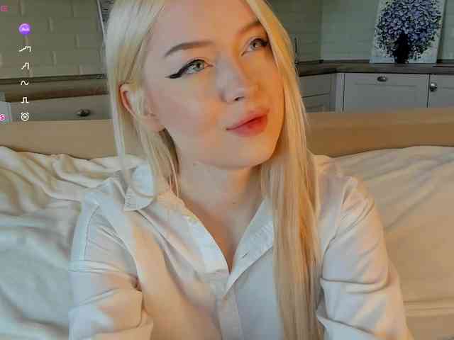 Erlenbayer Live Webcam on BongaCams
