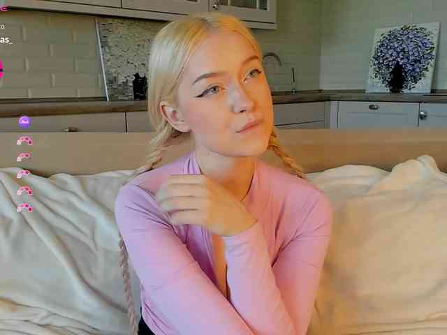 Erlenbayer Live Webcam on BongaCams